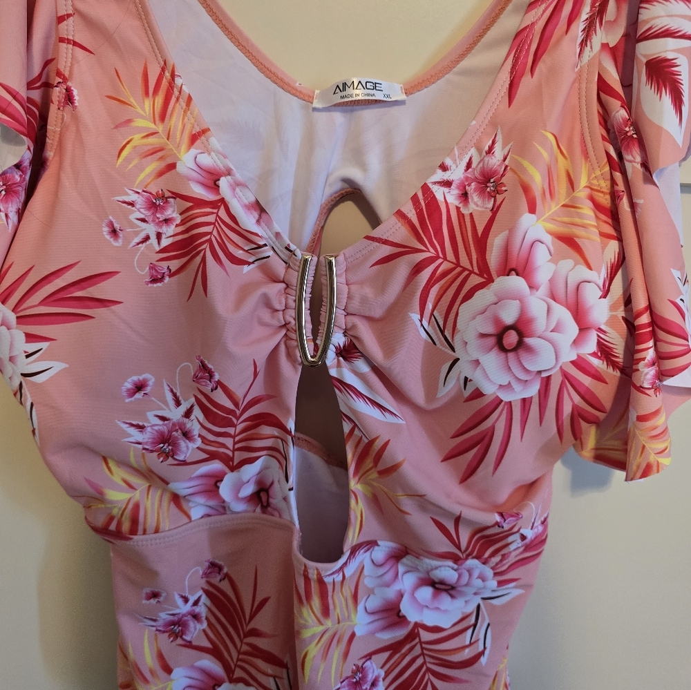 Swimsuit - Picture 6 of 6